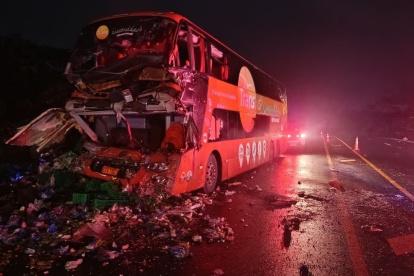 Choque bus-camión deja 15 heridos en Balzar; ocurrió el 26 de septiembre en Guayas.