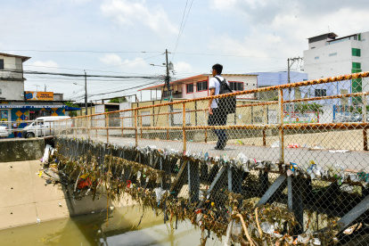 ZANJAS Y CANALES DE GYE.
