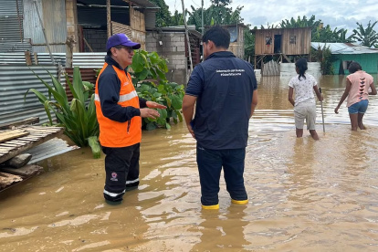 Las lluvias provocaron inundaciones en varios sectores de Balao. Las autoridades mantienen el monitoreo mientras los niveles de agua descienden.