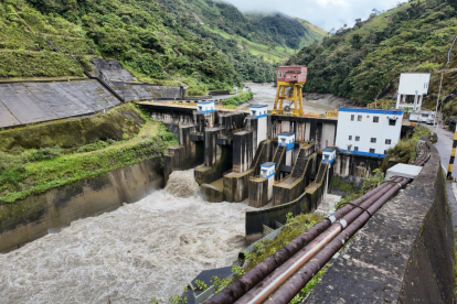 Las hidroeléctricas del país carecen de agua en esta época seca.