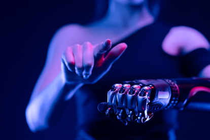 La compañía revisa sus protocolos de protección y evaluación antes de continuar con el desarrollo de sistemas de inteligencia artificial más avanzados.