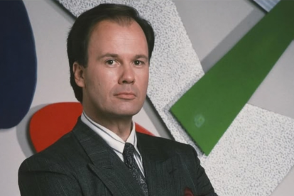 Dennis Haskins en su icónico papel de Richard Belding, quien falleció el lunes a los 75 años.