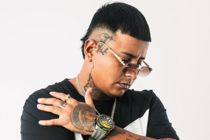 El cantante urbano Jerson Saldarriaga, conocido como New Jerson, salió en libertad tras recibir la suspensión condicional de la pena por asociación ilícita.