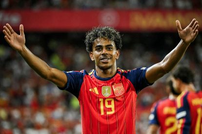 El Niño de Oro de España se lució con dos tantos que solo reafirman al equipo como campeón del mundo.