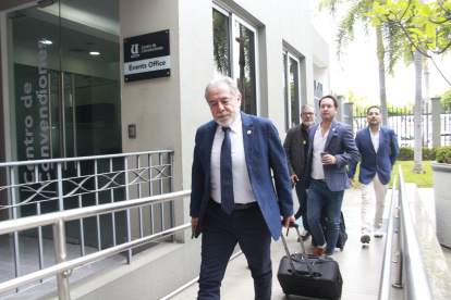 Isaac Álvarez, presidente de Liga, en su llegada al Consejo de Presidentes de LigaPro.