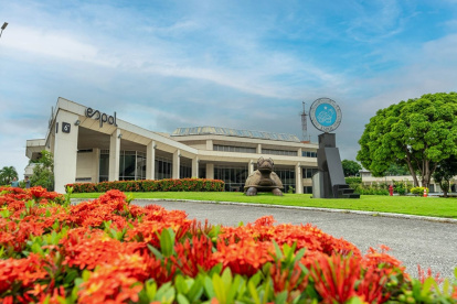 ESPOL adopta clases virtuales para colaborar con el ahorro energético de las industrias de alto consumo.