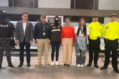 Inda Peñarrieta y Michelle Macías fueron entregadas por las autoridades colombianas a Ecuador para enfrentar el proceso judicial pendiente.