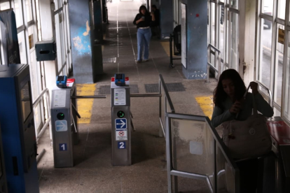 Los robos en las estaciones y buses de la Metrovía se han vuelto frecuentes.