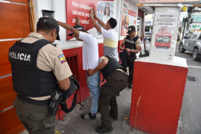 Los uniformados mantienen controles en sectores estratégicos para prevenir delitos en el Valle de los Chillos.
