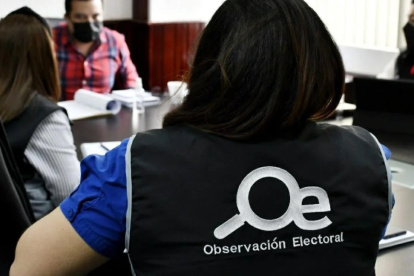 El CNE acreditó a 549 nuevos observadores nacionales para las elecciones seccionales y del CPCCS 2027.