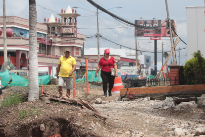 RECORRIDO OBRAS MUNICIPALES INCONCLUSAS. 2026-09-30 PERIODISTA JUAN PONCE FOTOGRAFO CHRISTIAN VINUEZA AG-PERIODISTA AG-GRANASA AG-EXPRESO