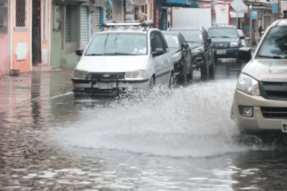 El Inamhi mantiene vigente la Advertencia Meteorológica N.° 77, que contempla un mayor riesgo entre la noche del 2 y la madrugada del 4 de octubre.