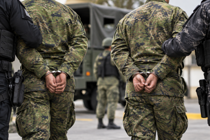 Referencial. El Ejército Ecuatoriano confirmó la aprehensión de dos militares activos por presunta extorsión .