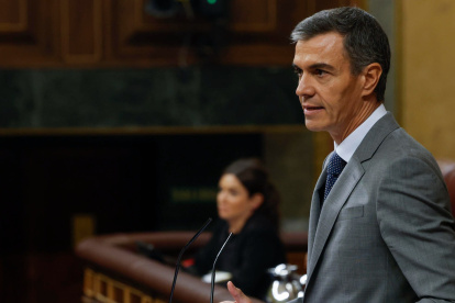 El presidente del Gobierno español, Pedro Sánchez, durante su intervención este viernes en el Congreso en Madrid.