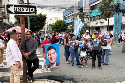 La clínica Alcívar, en Guayaquil, espera la posible llegada de Aquiles Álvarez para recibir atención médica.