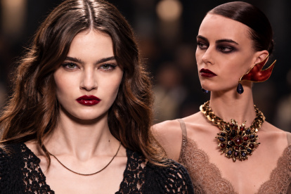 Labios intensos, ojos profundos y una estética sofisticada se logra con este color.