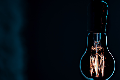 Los cortes imprevistos generan molestia en los usuarios, quienes exigen el mantenimiento de las instalaciones eléctricas para evitar las suspensiones.