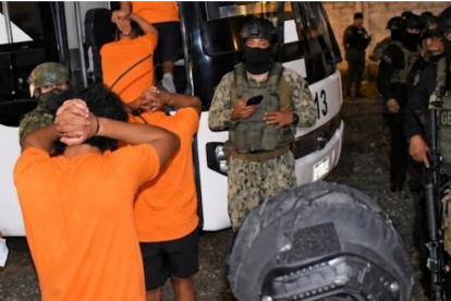 Los privados de la libertad de la Cárcel de Esmeraldas fueron trasladados a la de Guayas. Militares participaron.