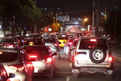 El tráfico es uno de los problemas que deberá enfrentar la próxima administración de Guayaquil. Los candidatos plantean distintas medidas para reducir la congestión y los tiempos de viaje.