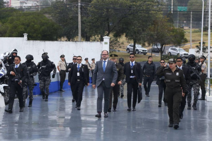 El ministro del Interior, John Reimberg, mostró el balance del último toque de queda.