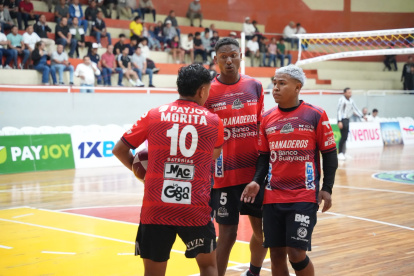 Quito Granaderos disputa, con Santo Domingo Tsáchilas, el segundo lugar de la división centro.