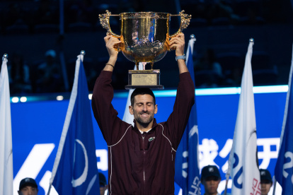 El serbio conquistó el Abierto de China, sumó el título 102 de su carrera y alcanzó una nueva marca en el tenis mundial.