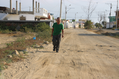 En Puerta del sol 2, sector residencial de Salinas se vive entre el polvo en verano y lodo en invierno