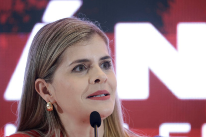 La presidenta de Costa Rica, Laura Fernández, durante una rueda de prensa, en San José (Costa Rica).