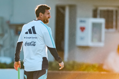 Lionel Messi de argentina participa en un entrenamiento en Ezeiza (Argentina).