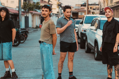 Martín Techo Erazo, Pedro Bonfim, Joaquín Chino Prado  y José Miguel Jim Fabre integran Lolabúm, que recuperó su formación para el sexto disco de la banda y su gira de 2027.