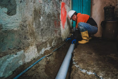 La obra de alcantarillado sanitario avanza en Sergio Toral y sectores cercanos del noroeste de Guayaquil.
