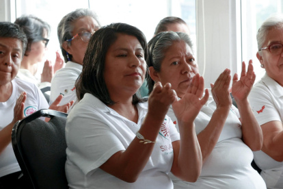 Trabajadoras del hogar asisten a la presentación del informe 'Sosteniendo el cambio: Por un trabajo justo para las trabajadoras del hogar en México', en Ciudad de México (México).