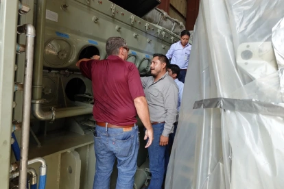 Septiembre de 2024. Celso Sánchez junto con John Manning, CEO de Progen, en una de las inspecciones a los equipos comprados por Celec.