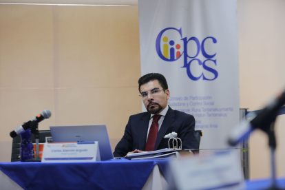 El actual fiscal Carlos Leonardo Alarcón ocupa por ahora el primer lugar en el concurso que leva adelante el CPCCS.