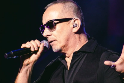 El baterista y productor Miguel Tapia se encuentra de gira por América Latina y Canadá con su agrupación, interpretando los clásicos de Los Prisioneros, banda muy querida en toda la región.
