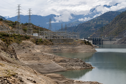 La suspensión de las ventas de electricidad desde Colombia coincide con el estiaje y con una menor disponibilidad de energía en el sistema eléctrico ecuatoriano.