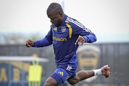Enner Valencia en entrenamiento de Boca Juniors.