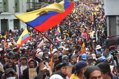 Organizaciones sociales marchan este 8 de octubre en Ecuador por salud, educación e IESS.