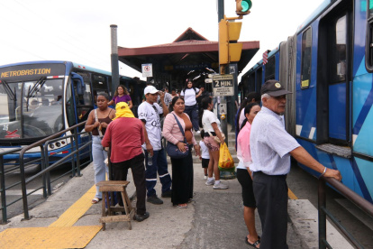 Usuarios con tarjeta La Guayaca viajarán gratis este 9 de Octubre en la Metrovía.