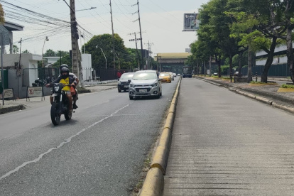 El accidente ocurrió en la avenida Carlos Julio Arosemena, en el norte de Guayaquil, la mañana de este jueves 8 de octubre.