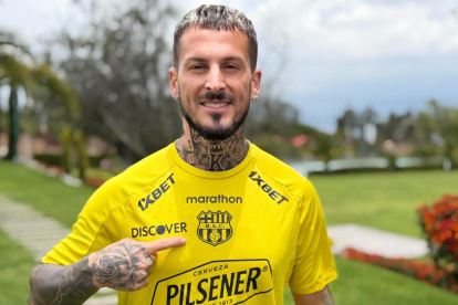 Darío Benedetto llegó a Barcelona en 2026, cuando estaba el DT César Farías.