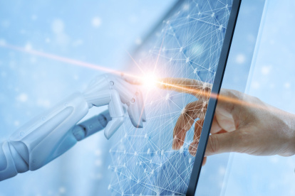 La inteligencia artificial ofrece nuevas herramientas para producir contenidos, pero la verificación, el criterio y la responsabilidad humana siguen marcando la diferencia en el ejercicio periodístico.