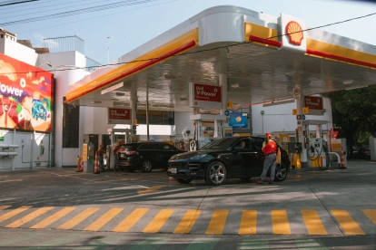 El diésel Premium también está incluido en la reducción anunciada por el Gobierno, mientras que la gasolina Súper queda fuera de esta medida.