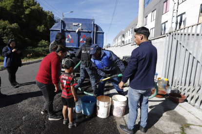 Los 10 barrios afectados por el corte de agua accederán a tanqueros para abastecerse.