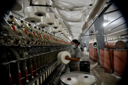 Fábricas advierten sobre el impacto económico de paralizar las fábricas tres de los cinco días laborables.