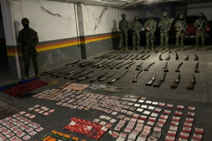 Las Fuerzas Armadas informaron sobre el hallazgo en un barrio del norte de Quito.