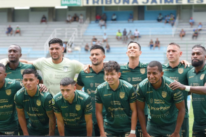 Orense SC recibe a Deportivo Cuenca en el estadio Nueve de Mayo.