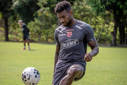 Gustavo Vallecilla jugador del Barcelona SC que enfrenta a Liga de Quito