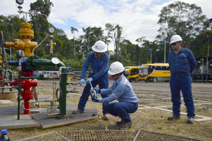 Foto referencial del trabajo en la explotación de petróleo en Ecuador.