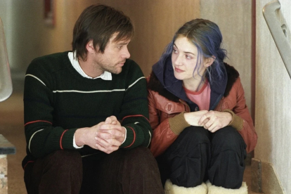 'Eterno resplandor de una mente sin memoria, dirigida por Michel Gondry, explora la memoria con una mezcla ciencia ficción, romance y drama.